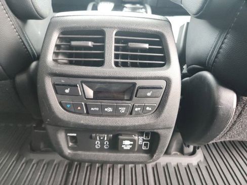 Used 2021 Honda Pilot Touring image 17