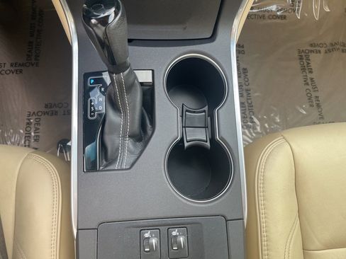 Used 2015 Toyota Camry XLE image 14