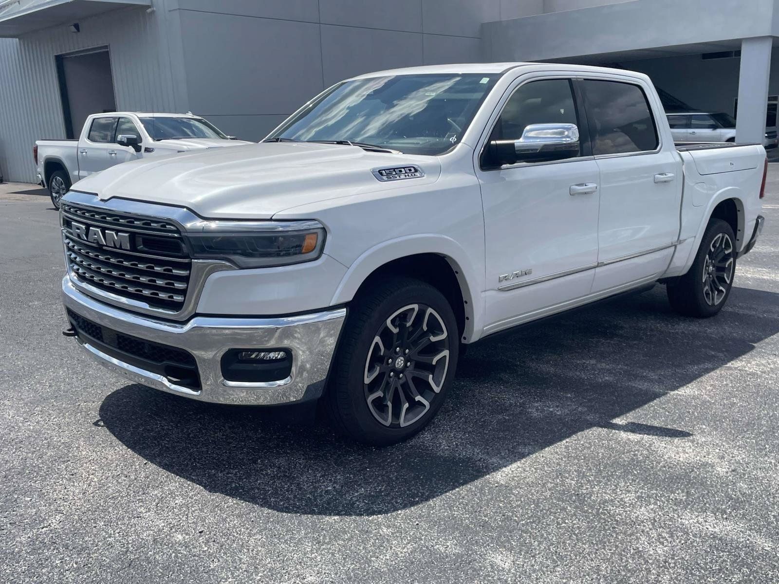 Used 2025 RAM 1500 Limited AWD/4WD image 12