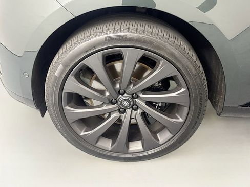 Certified 2025 Land Rover Range Rover Long Wheelbase Autobiography AWD/4WD image 30