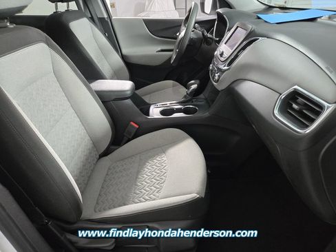 Used 2022 Chevrolet Equinox LS w/ LS Convenience Package image 14