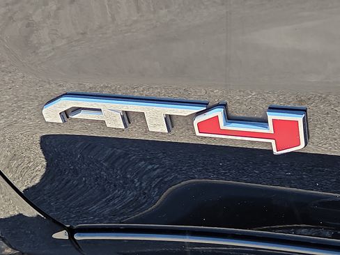 Used 2024 GMC Sierra 1500 AT4 w/ Technology Package AWD/4WD image 8