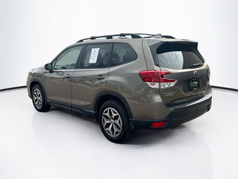 Used 2020 Subaru Forester Premium AWD/4WD image 5
