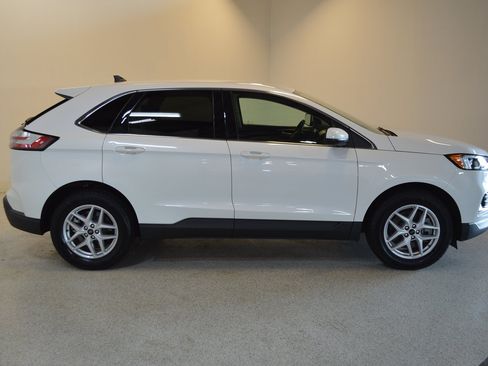 Used 2024 Ford Edge SEL AWD/4WD image 2