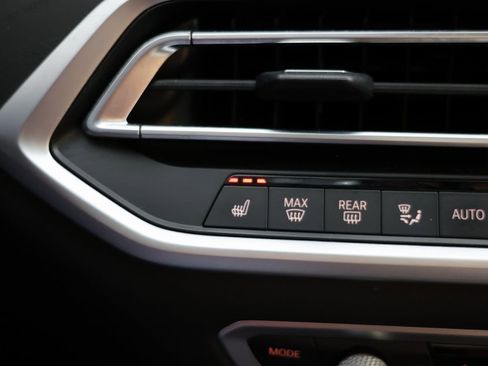 Used 2022 BMW X7 xDrive40i w/ Executive Package image 9