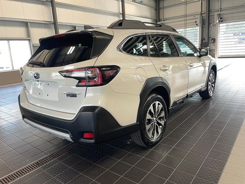 Used 2025 Subaru Outback Limited AWD/4WD image 24