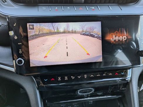 New 2026 Jeep Grand Cherokee Limited AWD/4WD image 24