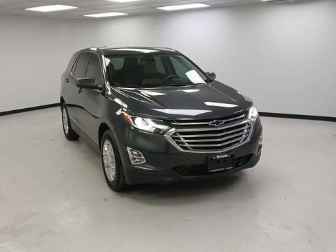 Used 2020 Chevrolet Equinox LT image 2