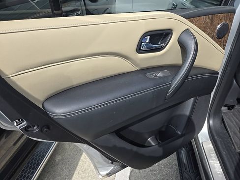 Certified 2023 INFINITI QX80 Premium Select w/ All-Season Package RWD image 8