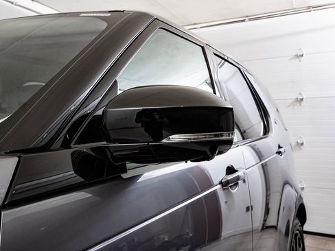 New 2026 Land Rover Discovery S image 17