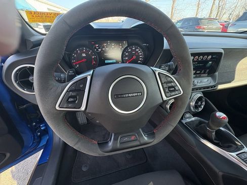 Used 2018 Chevrolet Camaro ZL1 image 19