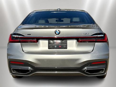 Used 2022 BMW 750i xDrive w/ M Sport Package AWD/4WD image 5