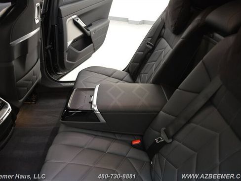 Used 2024 BMW i7 M70 w/ Executive Package image 26