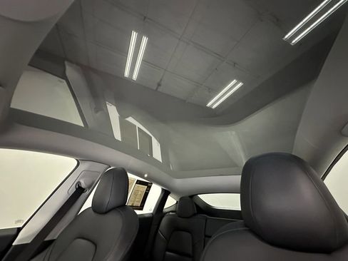 Used 2021 Tesla Model Y Long Range image 31