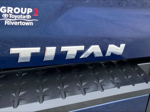 Used 2023 Nissan Titan SV RWD image 30