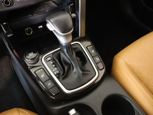 Used 2024 Kia Seltos EX FWD image 9