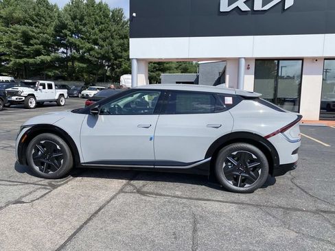 New 2026 Kia EV6 Wind AWD/4WD image 2