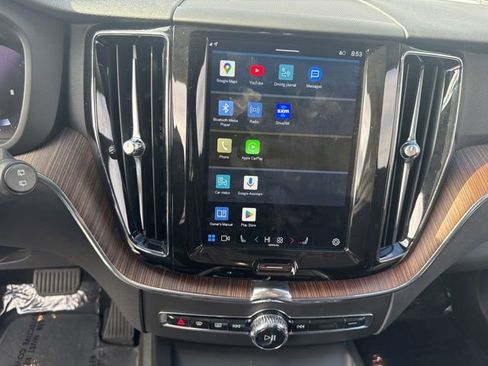 Used 2022 Volvo XC60 B5 Momentum image 27