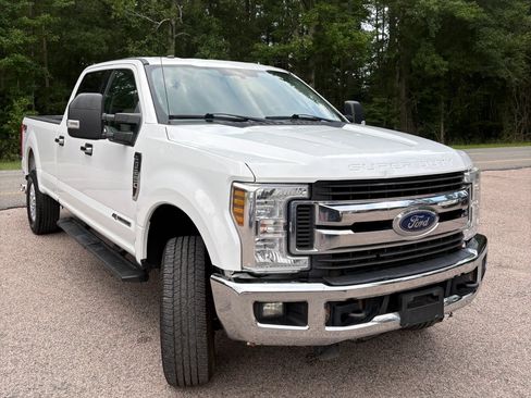 Used 2018 Ford F250 XLT w/ XLT Value Package AWD/4WD image 8