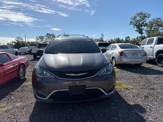 Used 2017 Chrysler Pacifica Touring-L FWD video 1