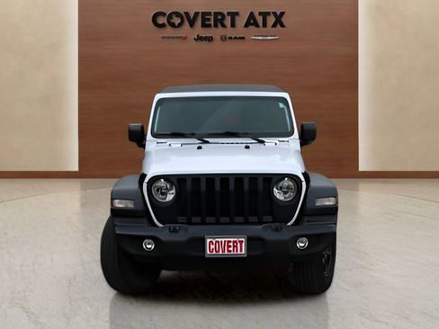 Used 2022 Jeep Gladiator Sport image 8