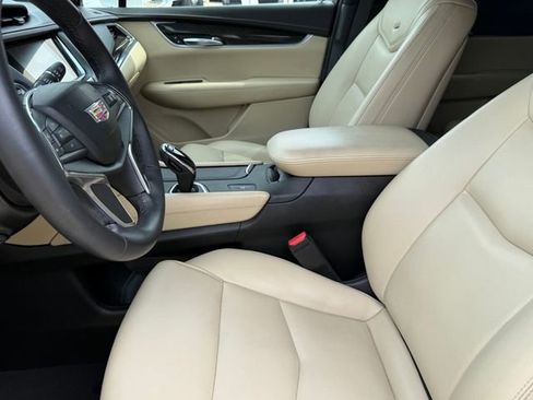 Used 2018 Cadillac XT5 FWD image 13