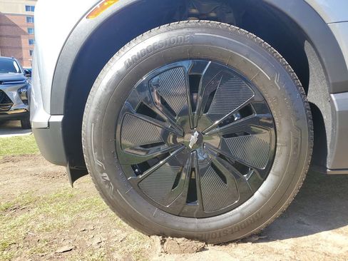 Used 2026 Chevrolet Blazer EV LT w/ Midnight/Sport Edition image 6