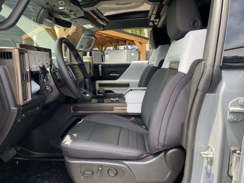 Used 2025 GMC Hummer EV 3X AWD/4WD image 13