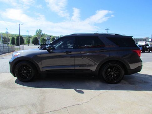 Used 2020 Ford Explorer Limited image 4