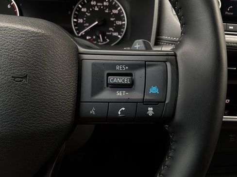 Used 2026 Nissan Rogue SV FWD image 37