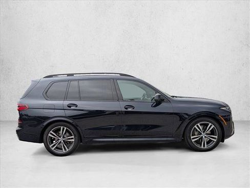 Used 2024 BMW X7 xDrive40i w/ M Sport Package AWD/4WD image 4