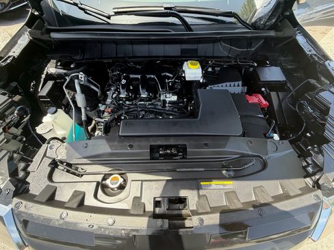 Certified 2025 Nissan Pathfinder SV w/ SV Premium Package FWD image 22