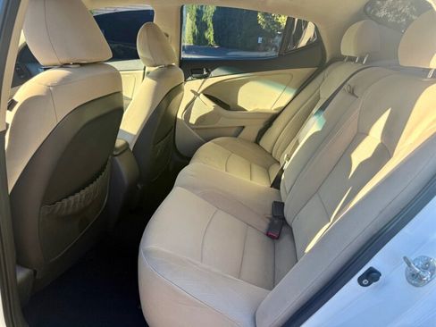 Used 2015 Kia Optima LX FWD image 10