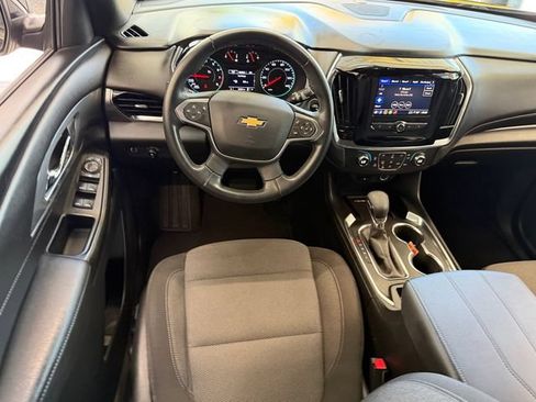 Used 2023 Chevrolet Traverse LT w/ LPO, Cargo Package FWD image 9