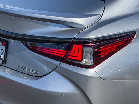 Used 2024 Lexus ES 300h F Sport w/ Accessory Package (Z1) image 8