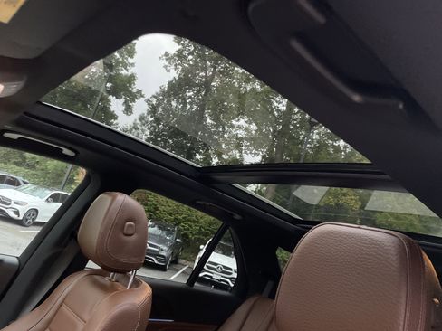 Certified 2025 Mercedes-Benz GLE 350 4MATIC image 21