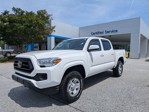 Used 2023 Toyota Tacoma SR AWD/4WD image 4