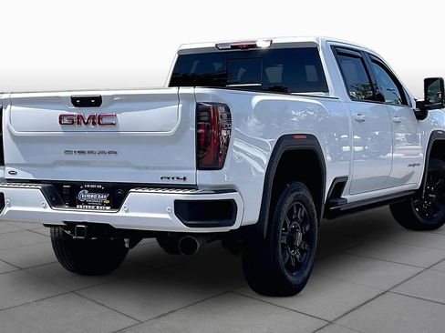 Used 2024 GMC Sierra 2500 AT4 w/ AT4 Premium Plus Package AWD/4WD image 25