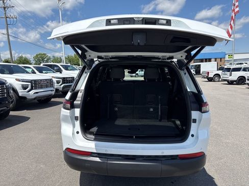 Used 2024 Jeep Grand Cherokee L Altitude AWD/4WD image 30