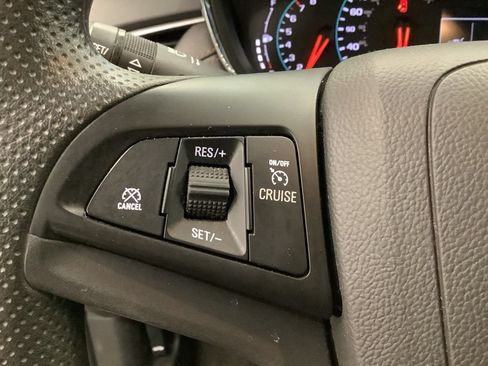 Used 2022 Chevrolet Trax LS w/ Tint and Cruise Package AWD/4WD image 12
