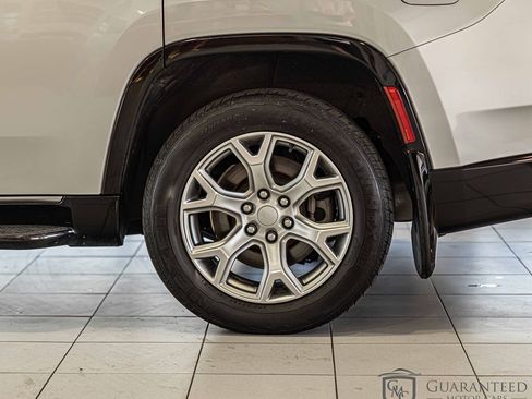 Used 2022 Jeep Wagoneer Series II w/ Flexible Seating Group image 8