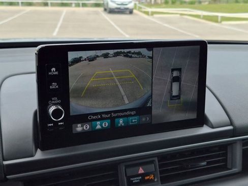 Used 2025 Honda Pilot Elite image 13