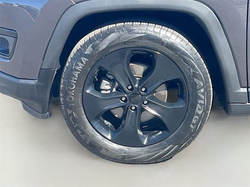 Used 2021 Jeep Compass Latitude image 30