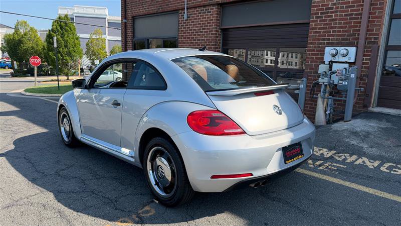 Used 2015 Volkswagen Beetle 1.8T Classic FWD image 10