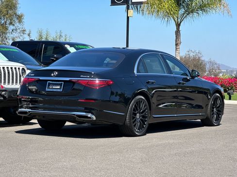 Used 2024 Mercedes-Benz S 580 4MATIC Sedan image 3