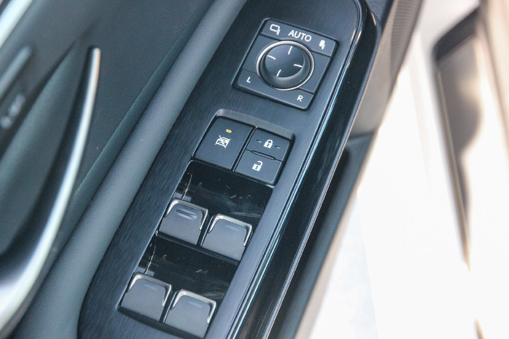 Certified 2025 Lexus ES 300h w/ Premium Package FWD image 22