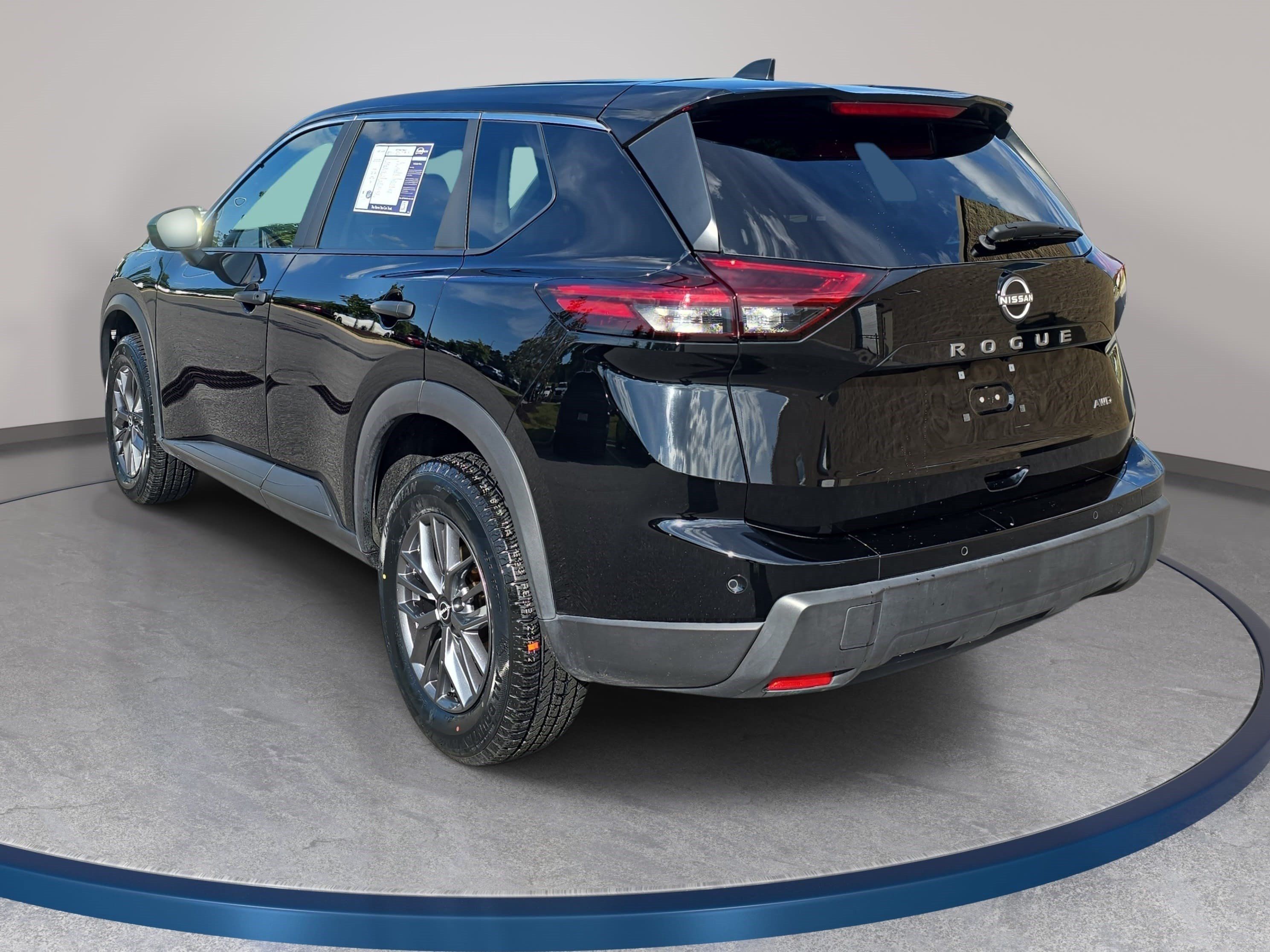 Used 2025 Nissan Rogue S AWD/4WD image 7