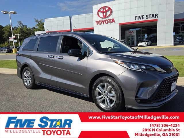 Used 2022 Toyota Sienna XSE w/ XSE Plus Package AWD/4WD image 1