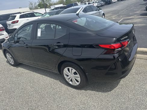 Used 2025 Nissan Versa S w/ Trunk Package image 8