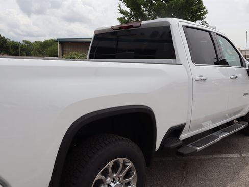 New 2026 Chevrolet Silverado 2500 LTZ w/ LTZ Premium Package AWD/4WD image 7